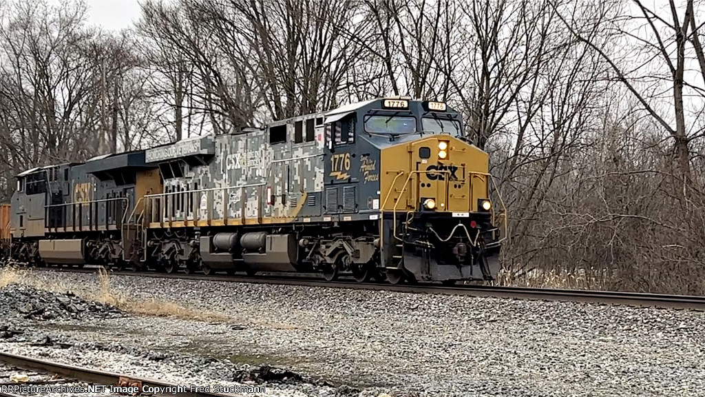 CSX 1776 leads I137 west/